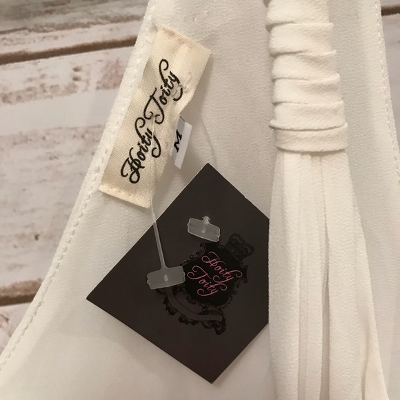 Hoity Toity  Cream Blouse Tank M NWT - Picture 3 of 8